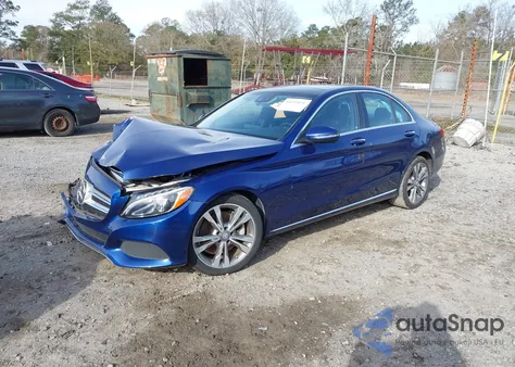 2017 Mercedes-Benz C 300 z USA, uszkodzony, nr VIN WDDWF4JB2HR226991